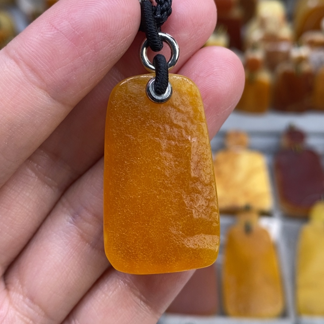 蜜蜡未镶嵌珠宝奇石