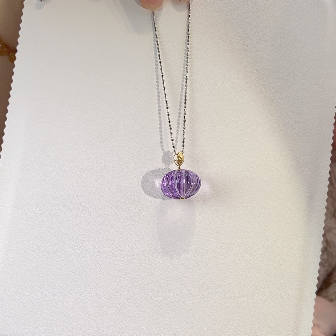 颈饰18K金镶嵌水晶