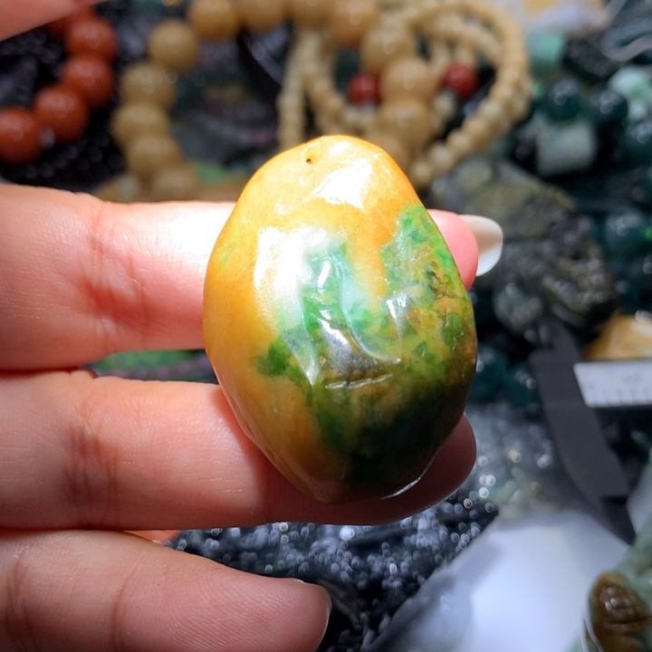 翡翠颈饰未镶嵌保真天然A货翡翠