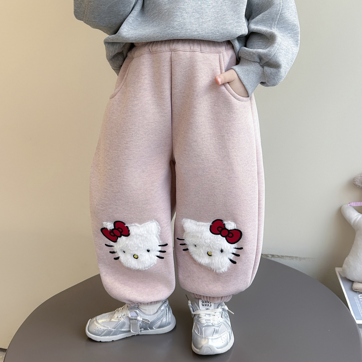 儿童加绒裤子女童2025秋冬新款卡通休闲卫裤女宝一体绒加厚束脚裤