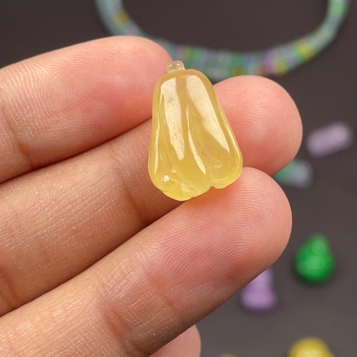 翡翠未镶嵌颈饰吊坠