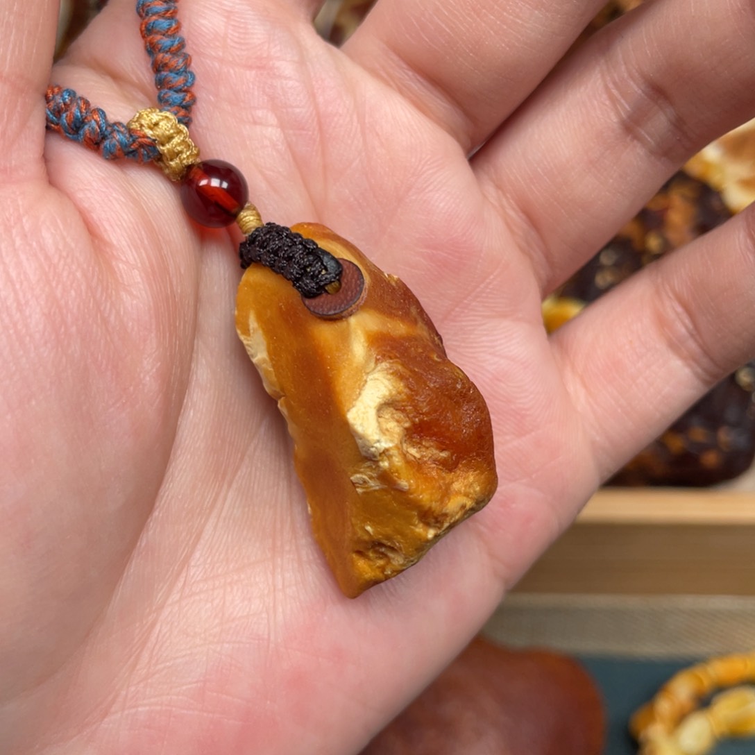 蜜蜡珠宝奇石未镶嵌