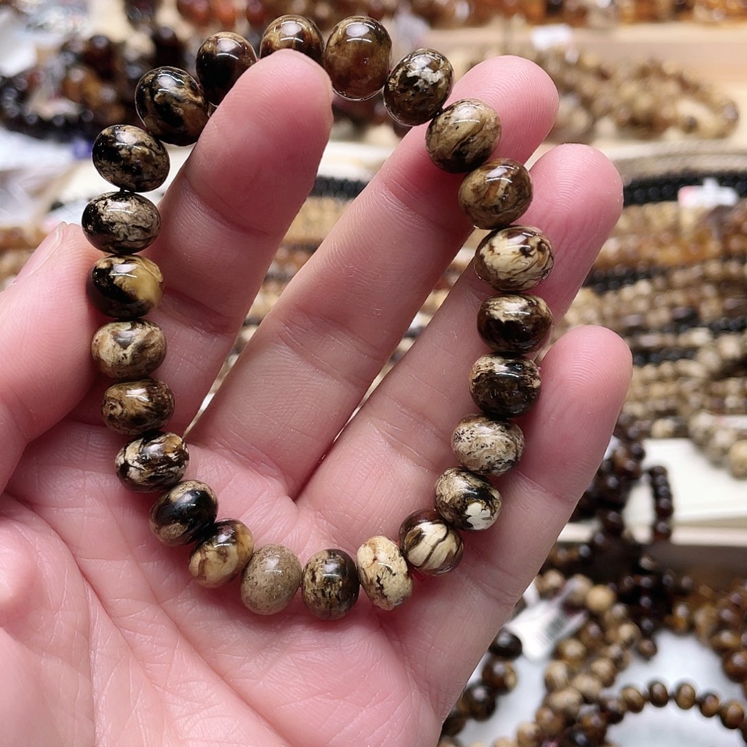 琥珀裸石未镶嵌小*鲨十