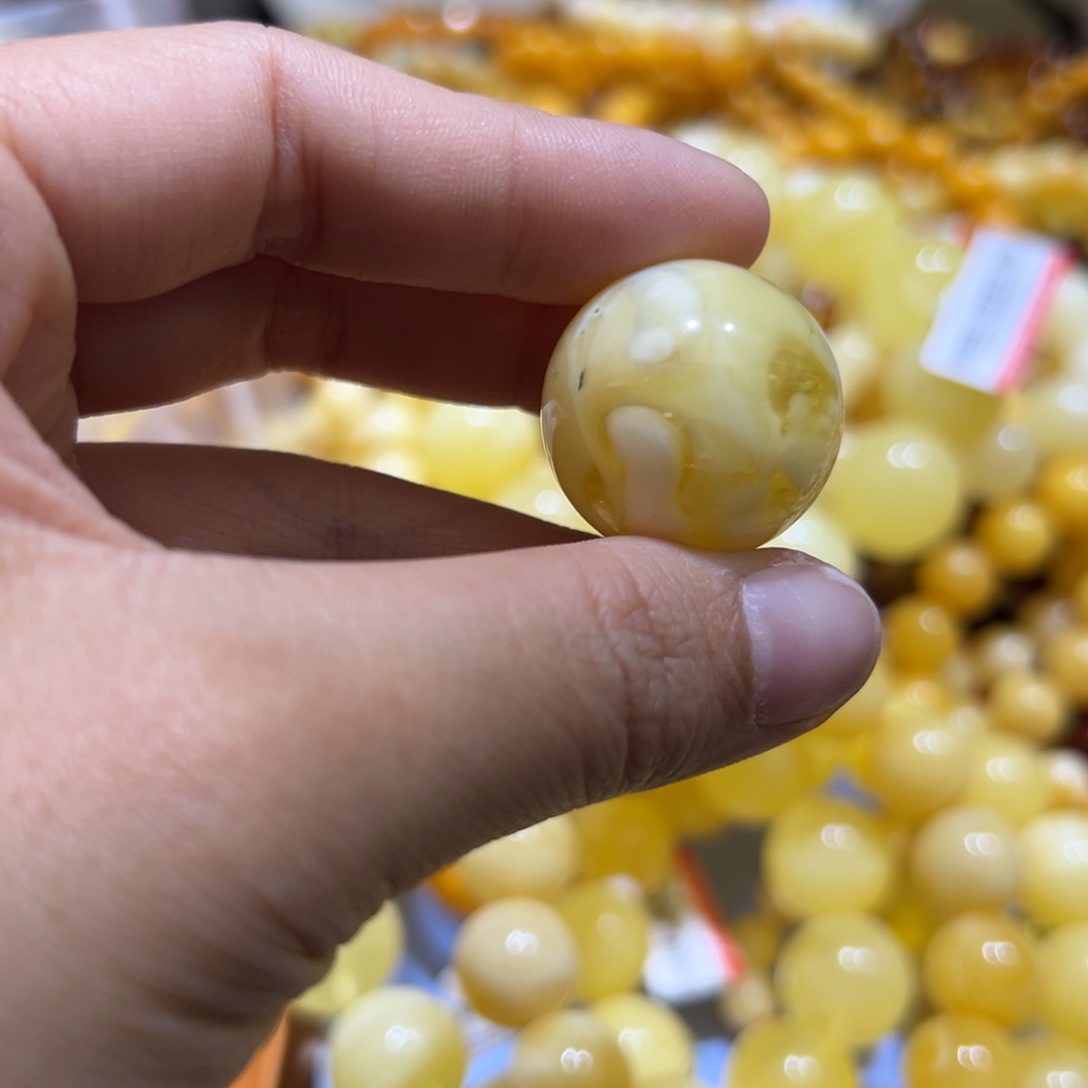 琥珀珠宝奇石未镶嵌