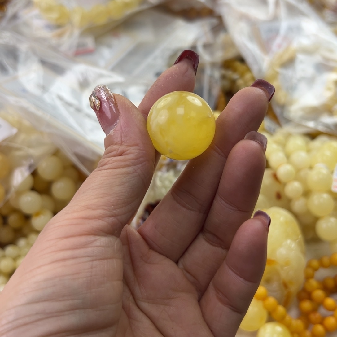 琥珀珠宝奇石未镶嵌