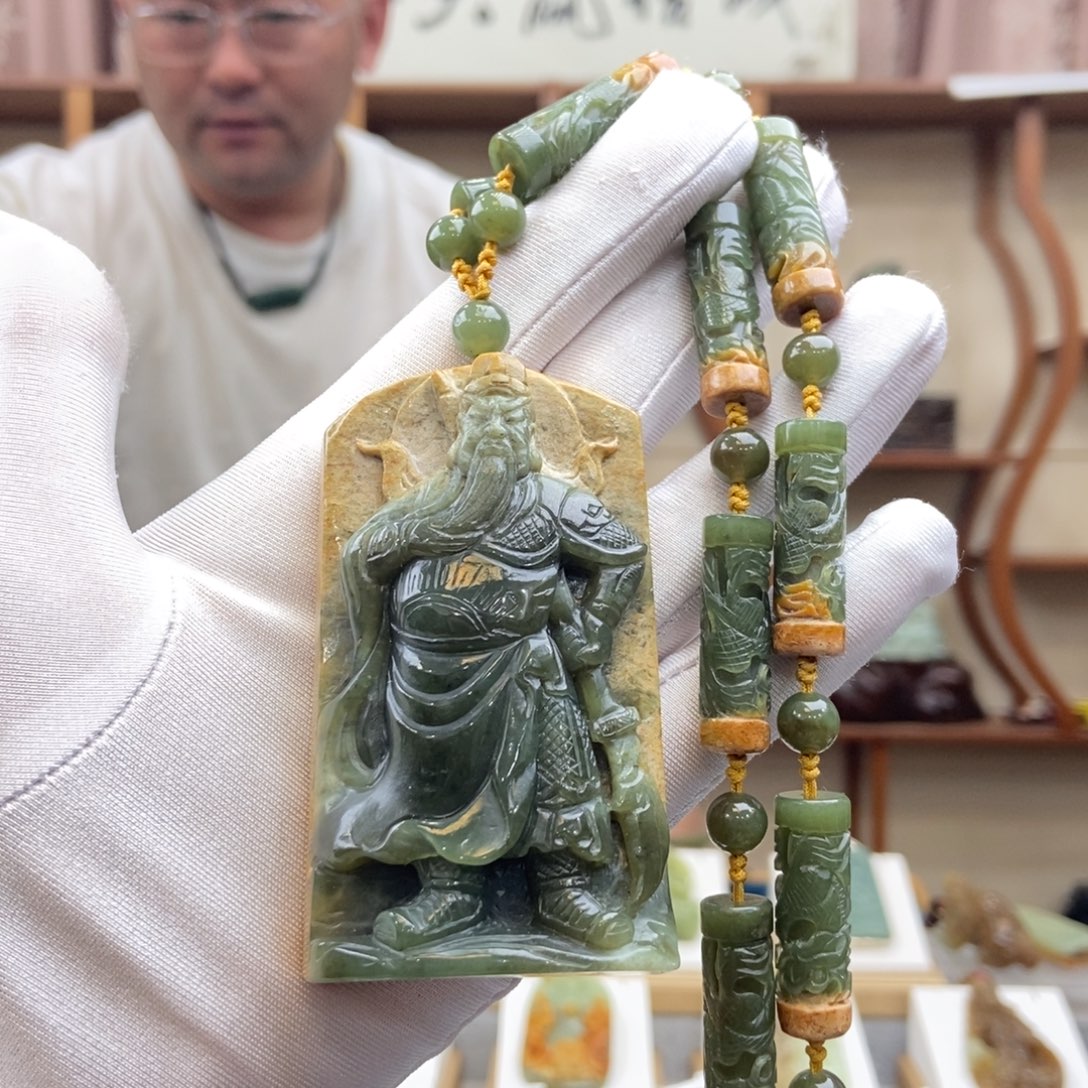 舵***G透闪石质玉未镶嵌颈饰