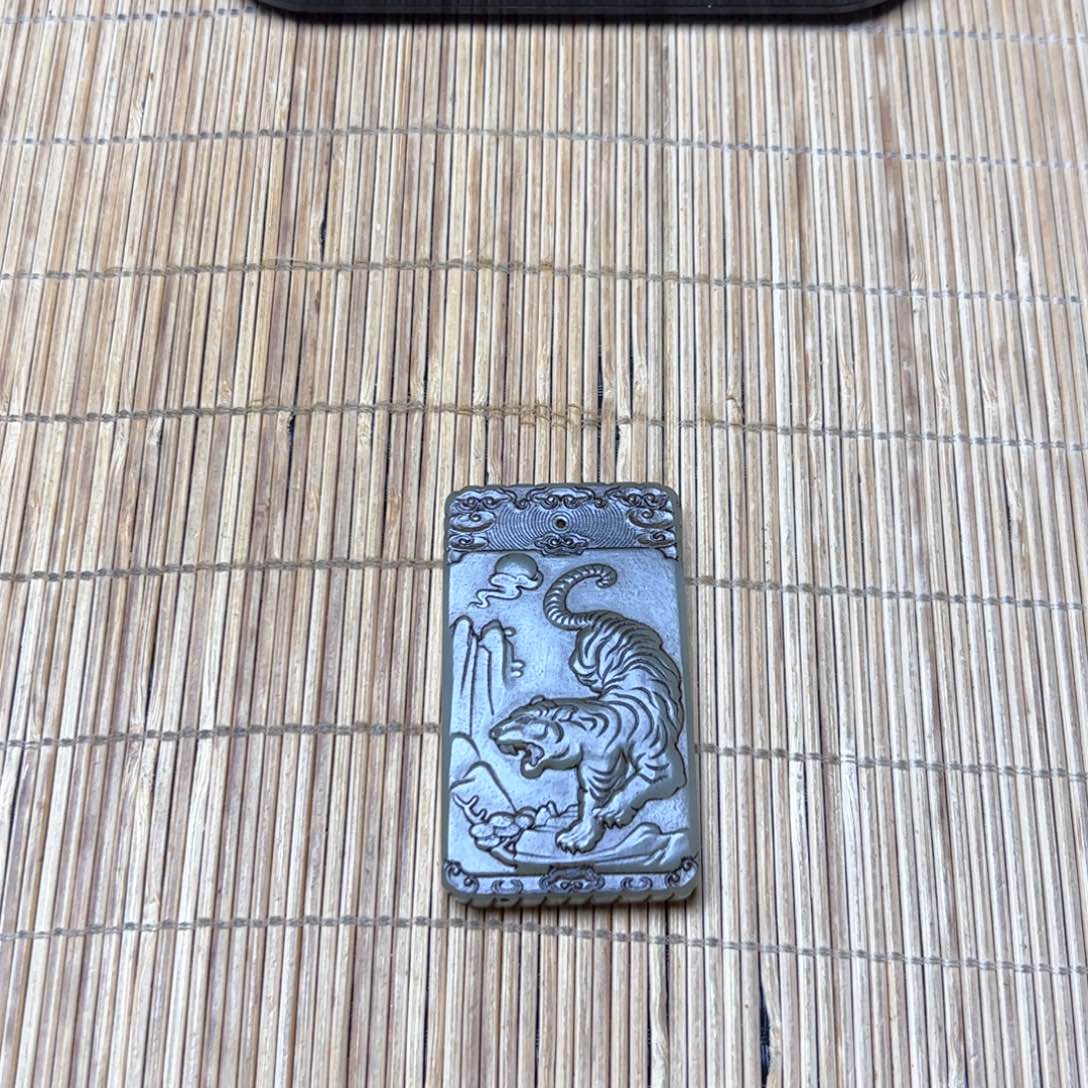 未镶嵌和田玉挂件忠*