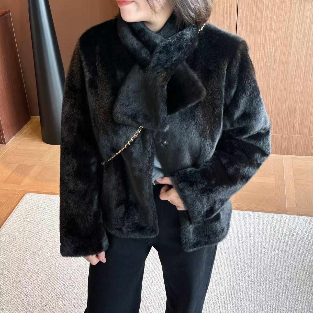 【汐汐女装二店】小个子定制高级感显贵不臃肿毛毛外套 XXH2511058