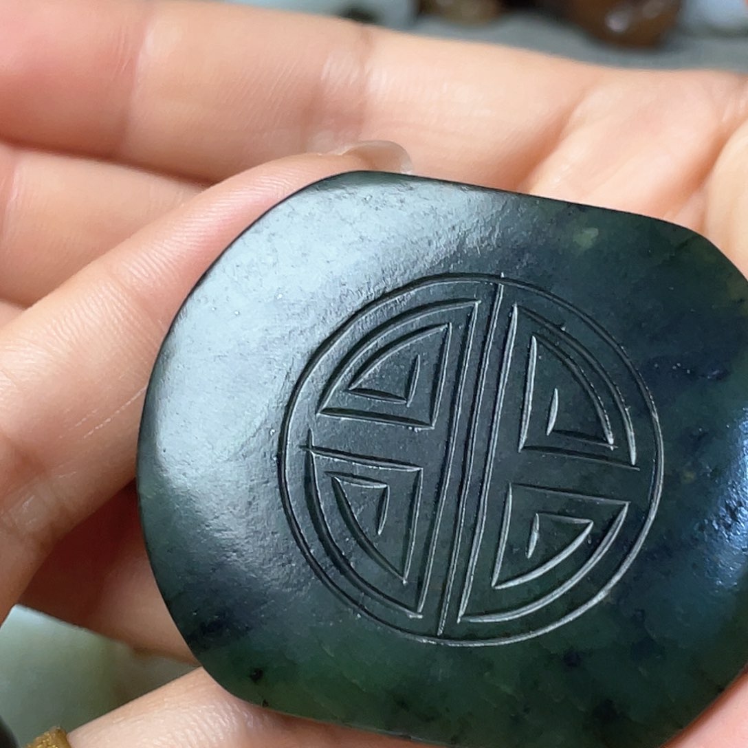 二***三和田玉（糖玉）未镶嵌颈饰