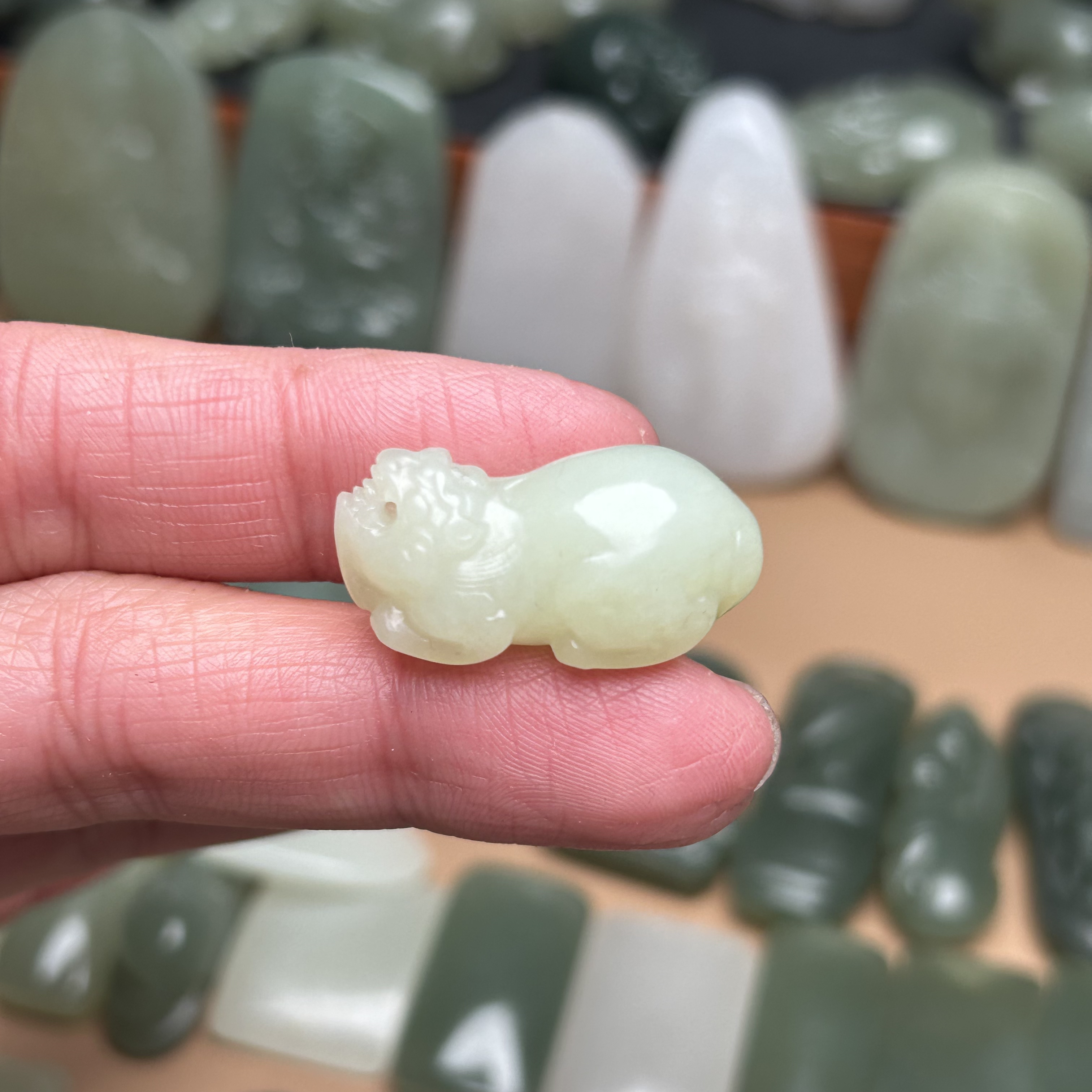 精品和田玉小挂件
