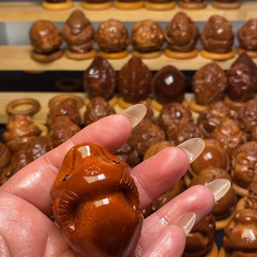 【闪购商品】橄榄核把件饭***酒红牛