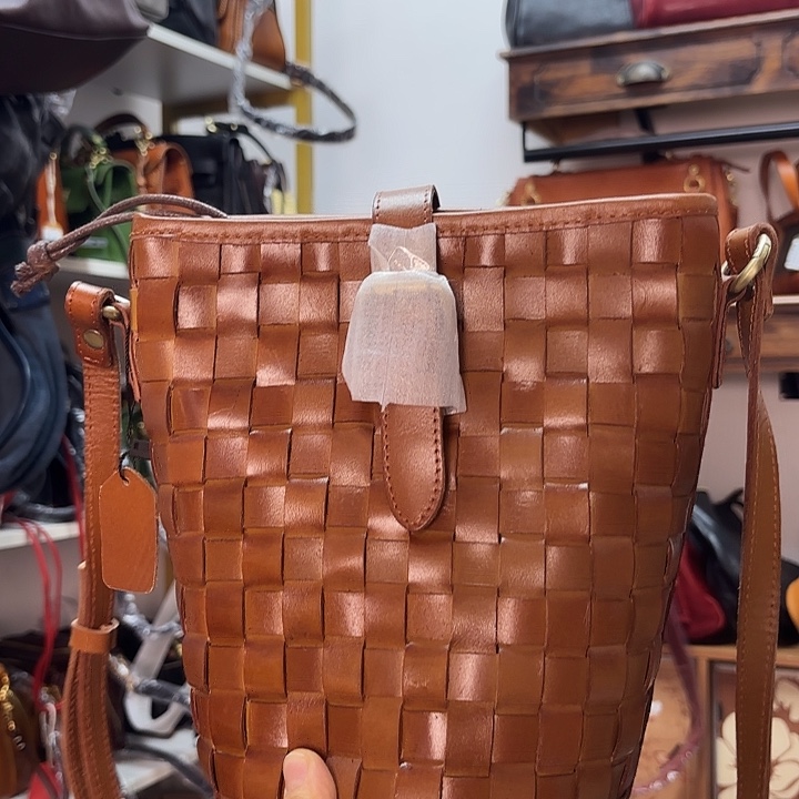 头层牛皮牛皮编织水桶