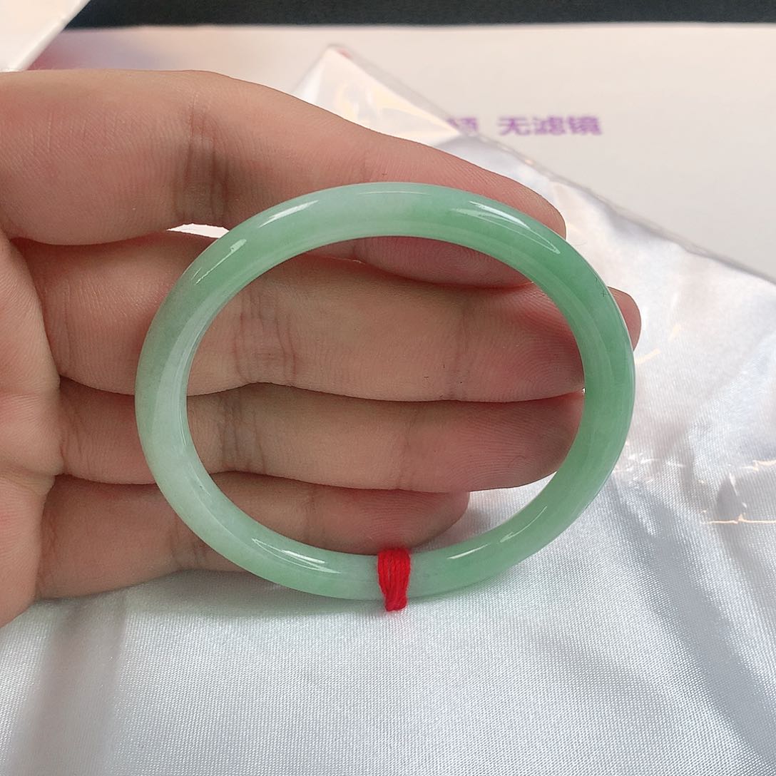 翡翠未镶嵌手镯（贵妃镯）330号