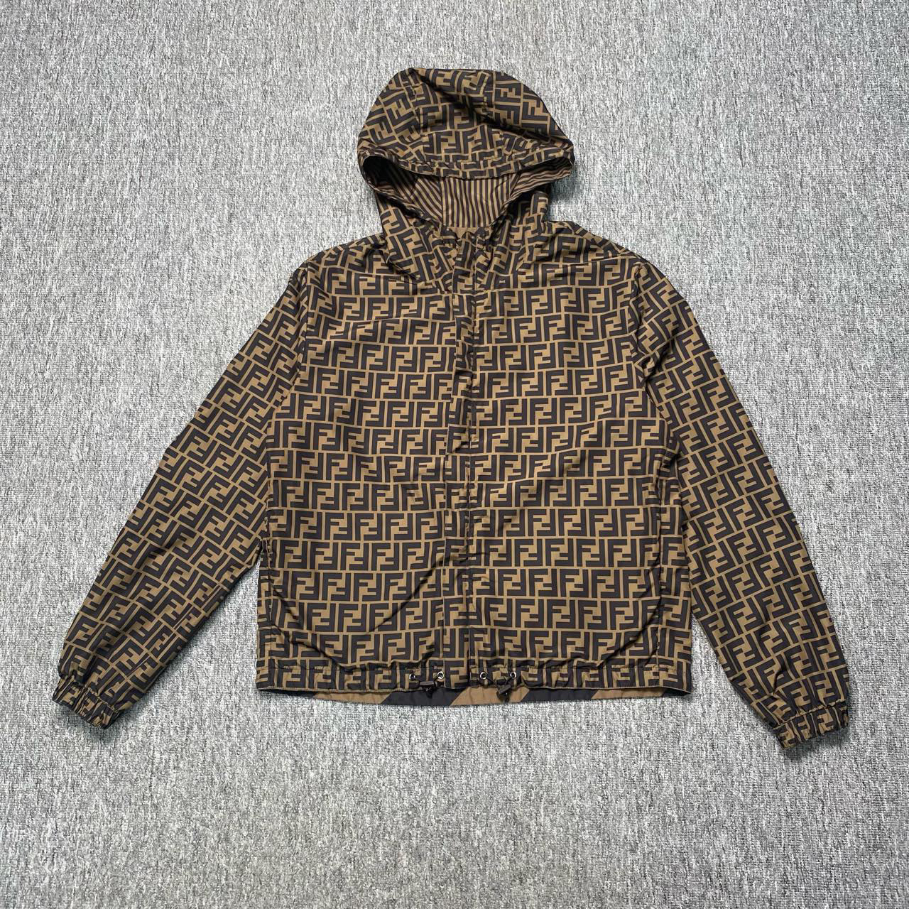99新 FENDI/芬迪 5983/棕色满印双面穿连帽夹克外套/50码/99新
