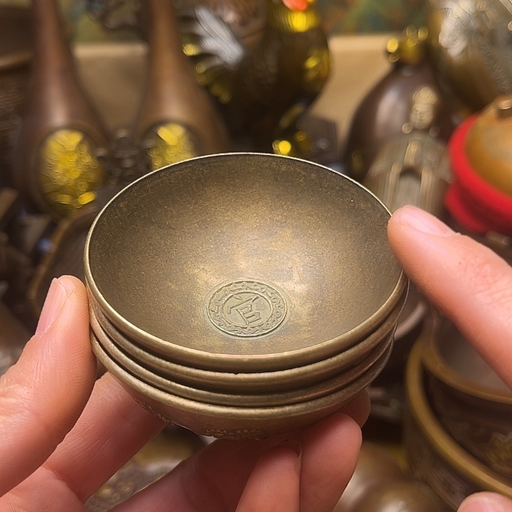 精美铜器批发档口