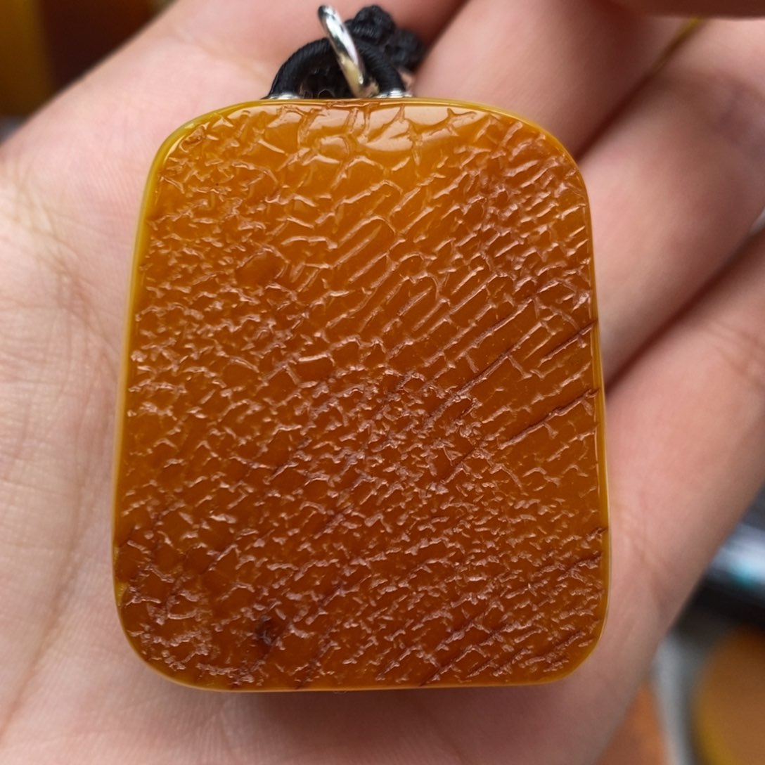 琥珀吊坠(赠链)未镶嵌