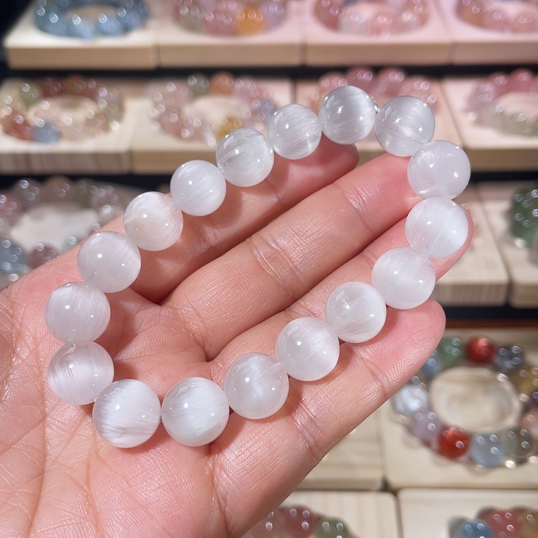 水晶手链未镶嵌白兔毛手链