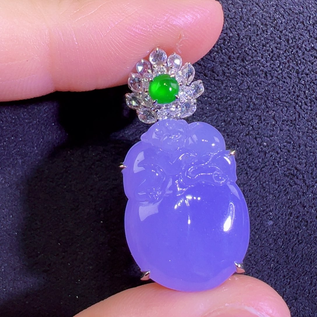 翡翠18K金镶嵌颈饰