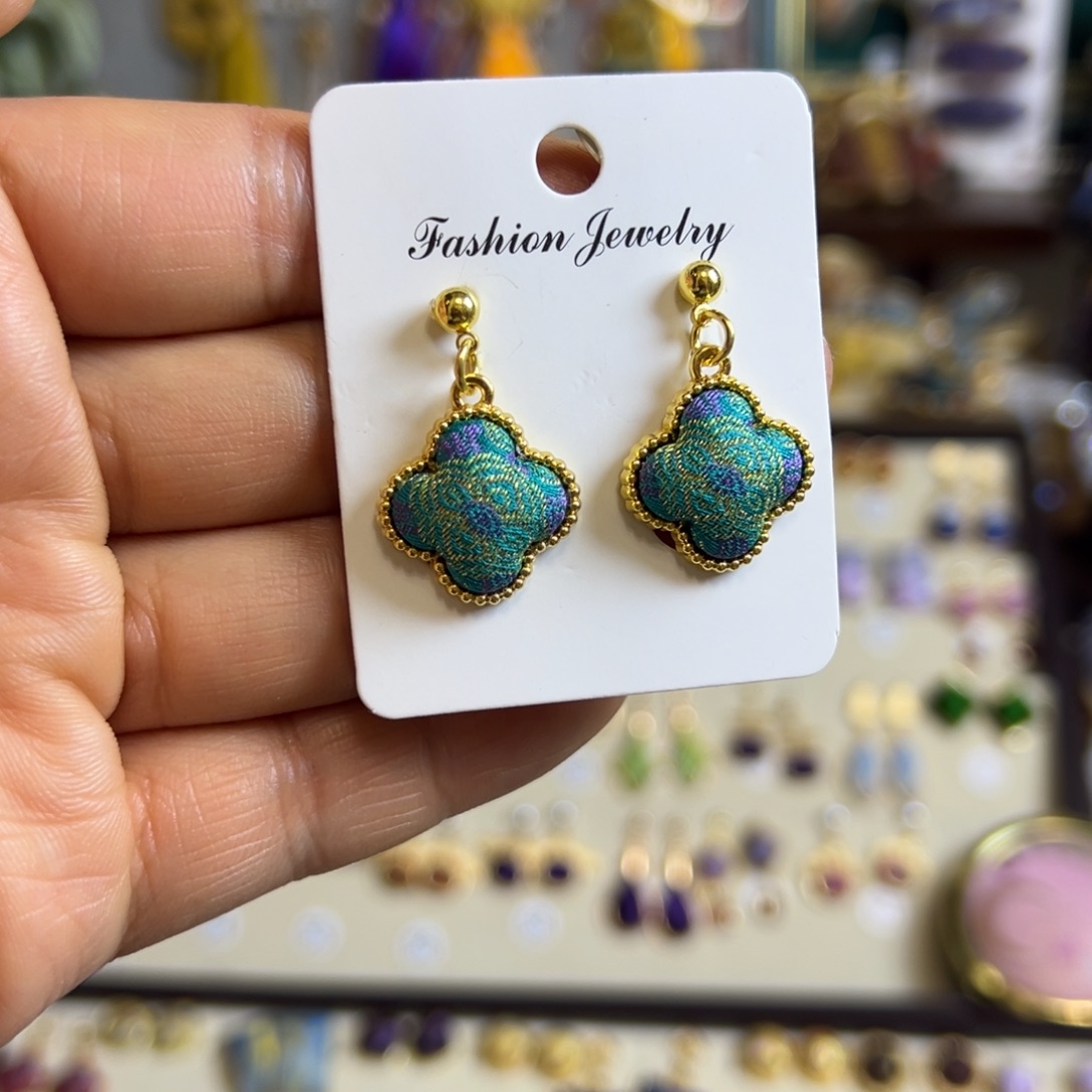 布艺磁石四叶草耳饰