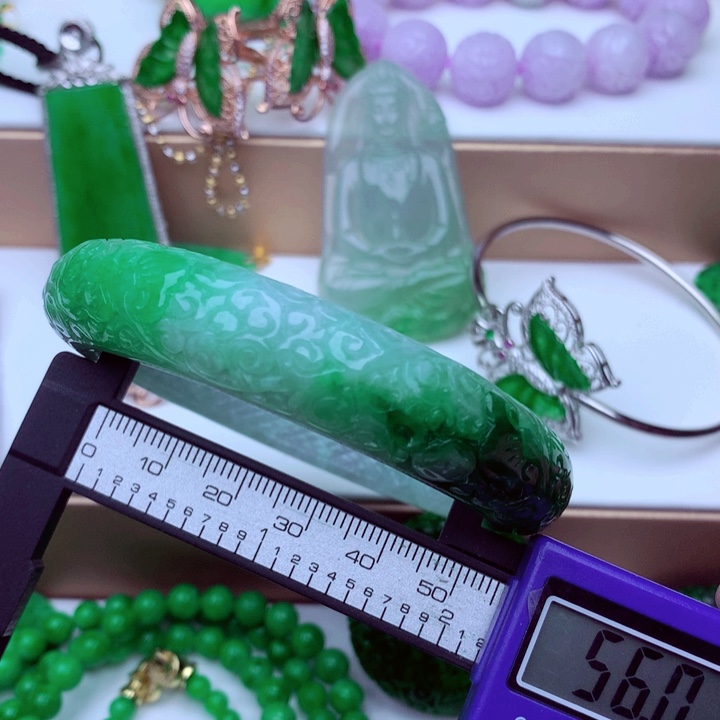 翡翠手镯未镶嵌手镯