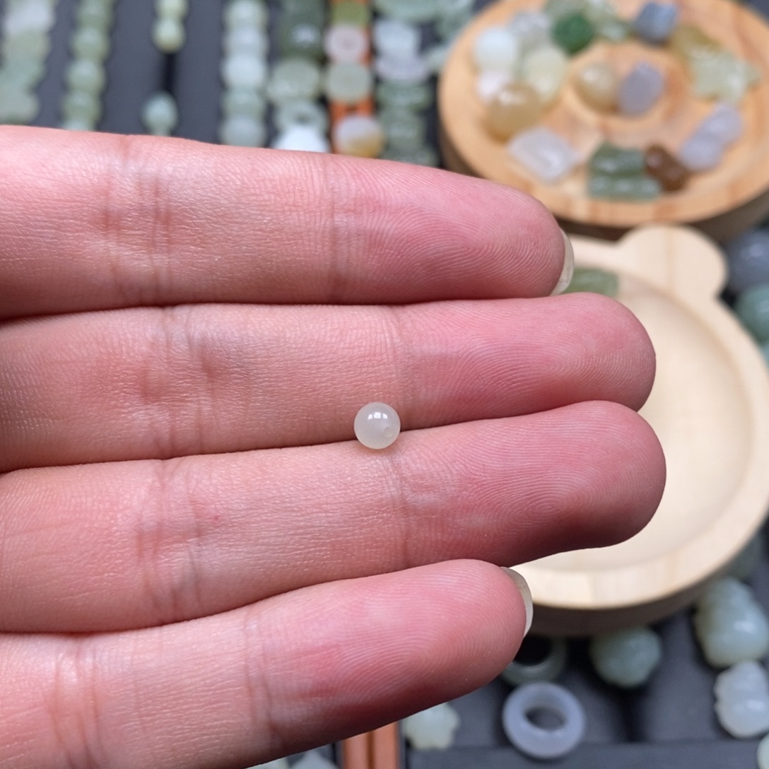 阿***6和田玉未镶嵌颈饰