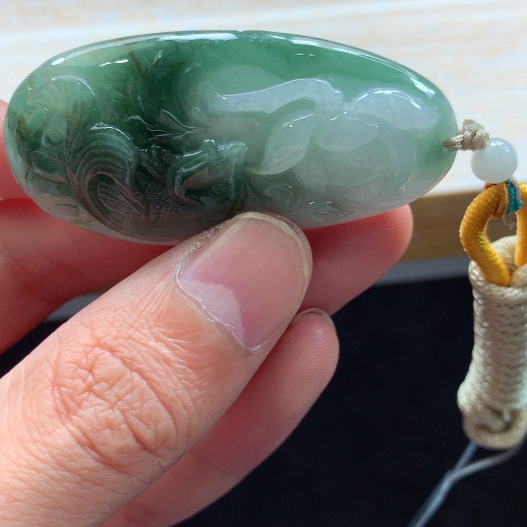 翡翠颈饰未镶嵌吊坠