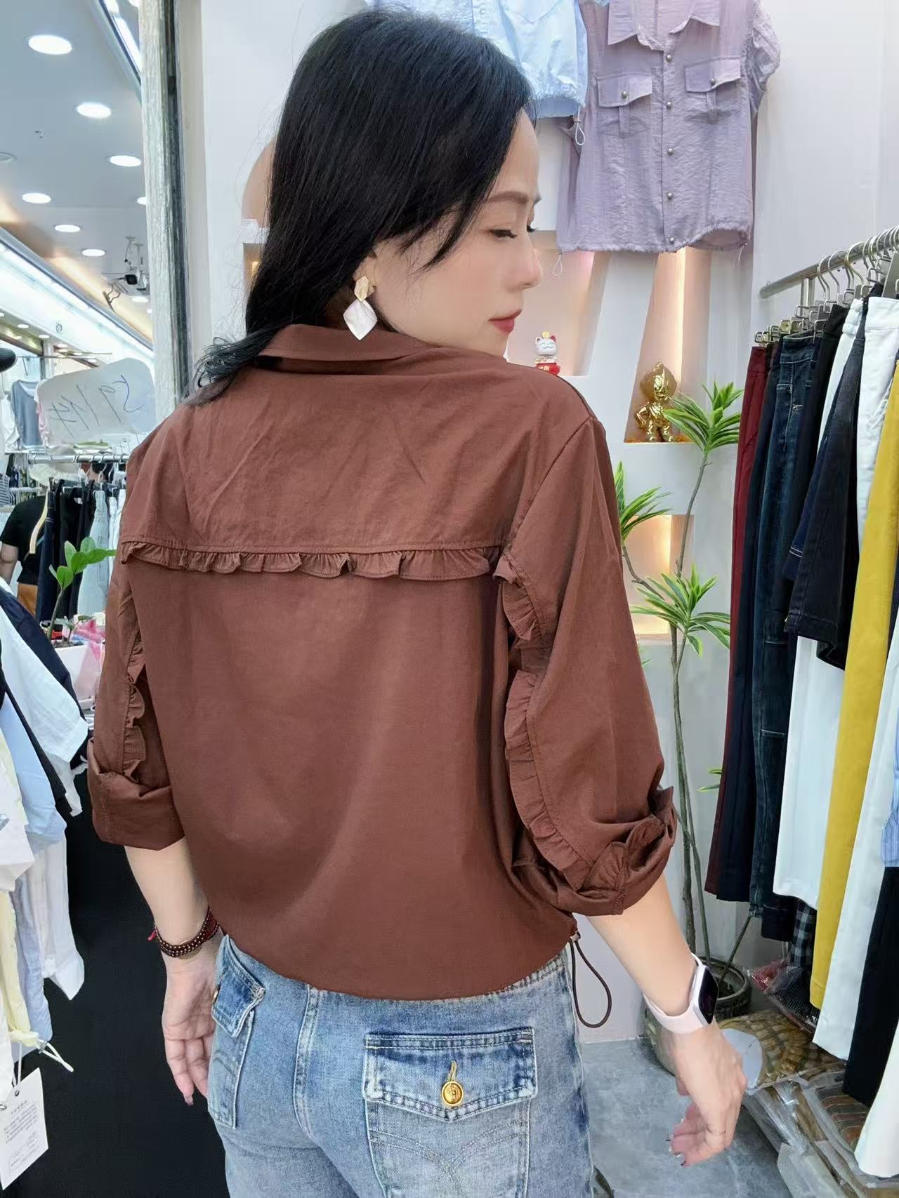 【秀家】早秋长袖后背重工木耳边时尚秋季衬衫抽绳衣角