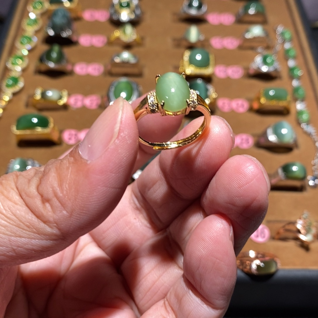 和田玉未镶嵌戒指