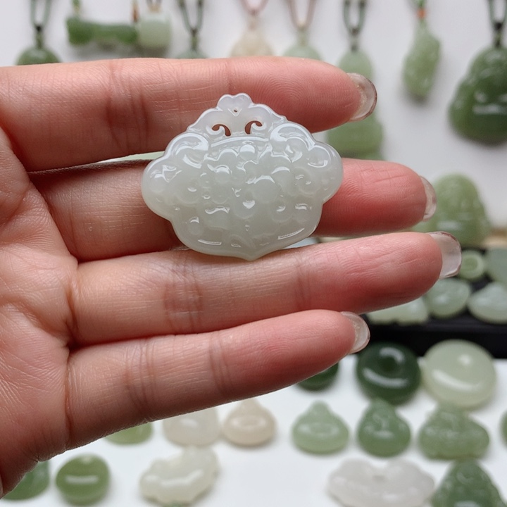 和田玉吊坠未镶嵌