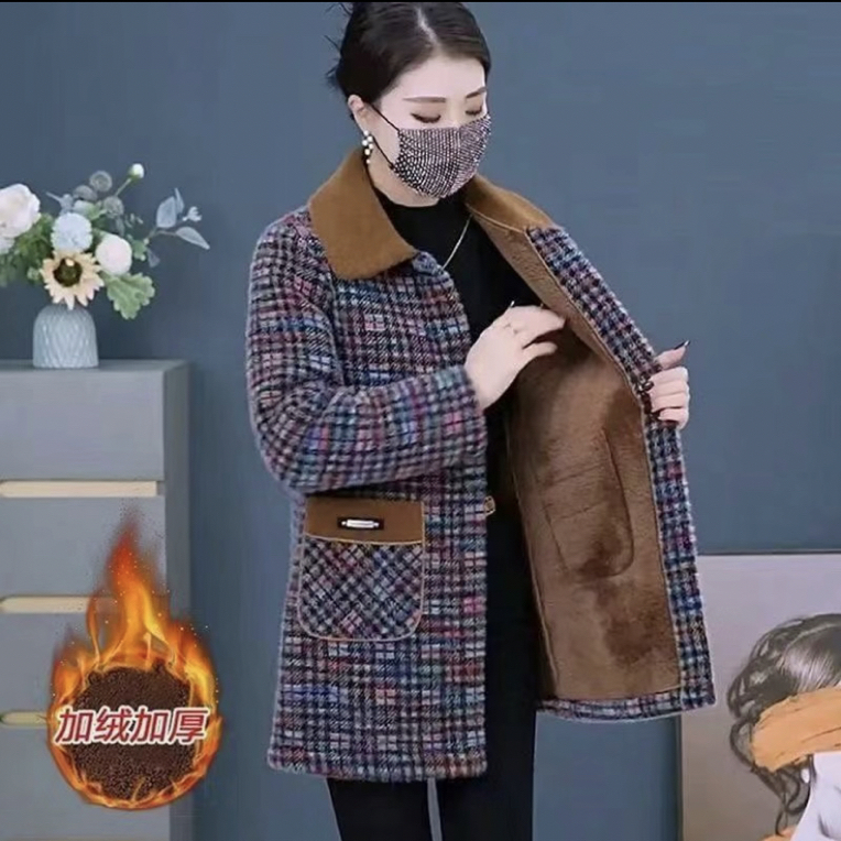 妈妈装冬季加绒保暖北极绒上衣外套女新款中长加厚贵妃绒洋气大衣