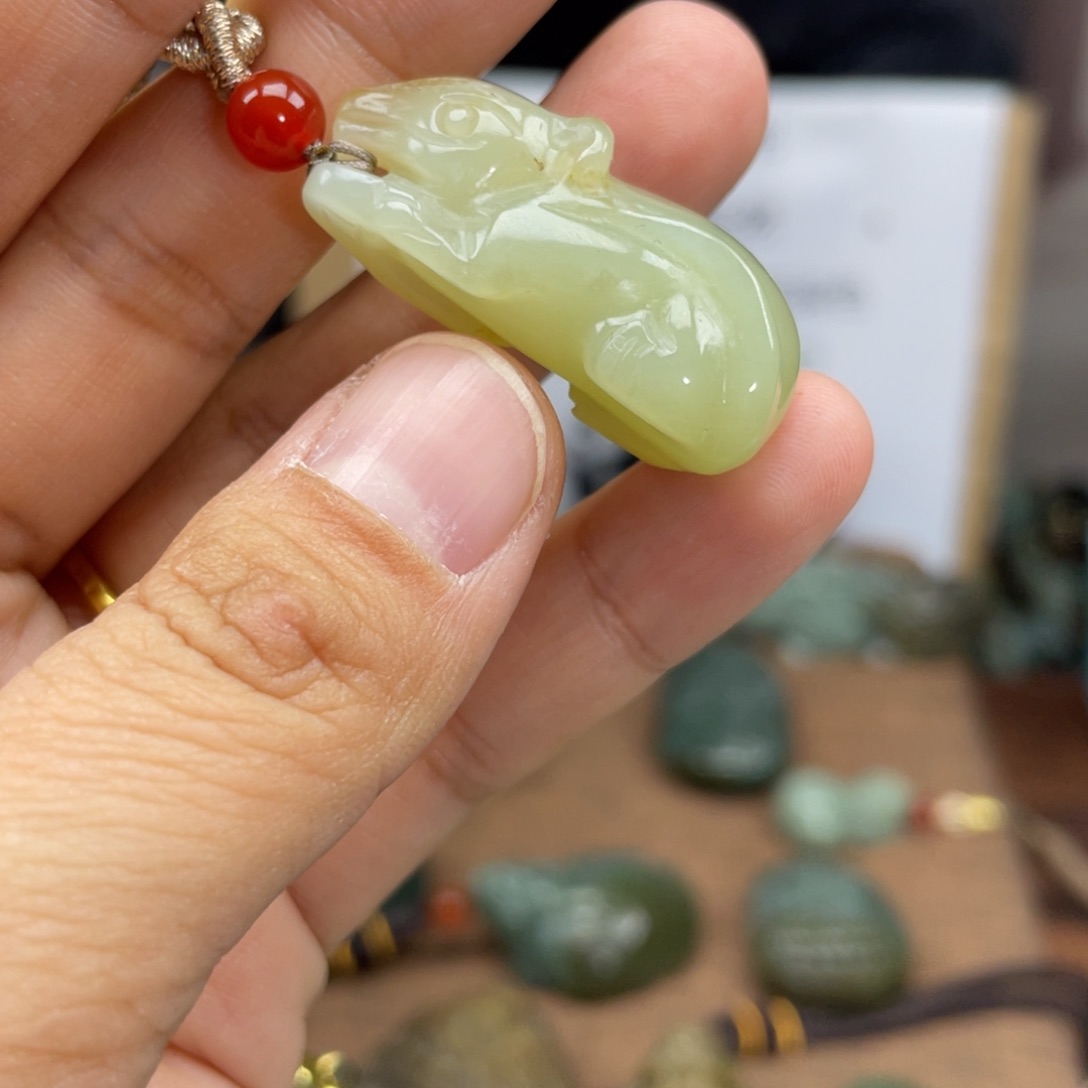 和田玉颈饰未镶嵌