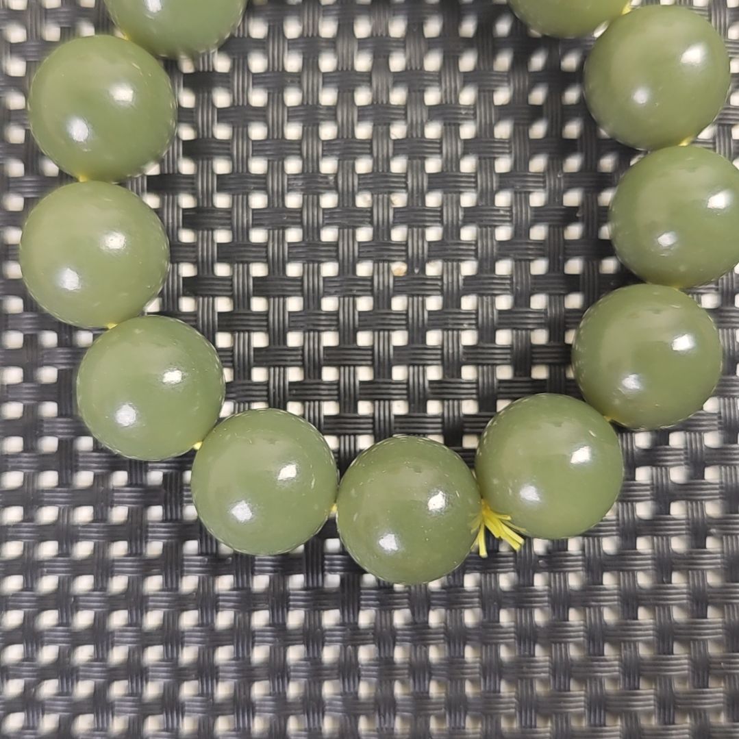 扶***里和田玉未镶嵌手串