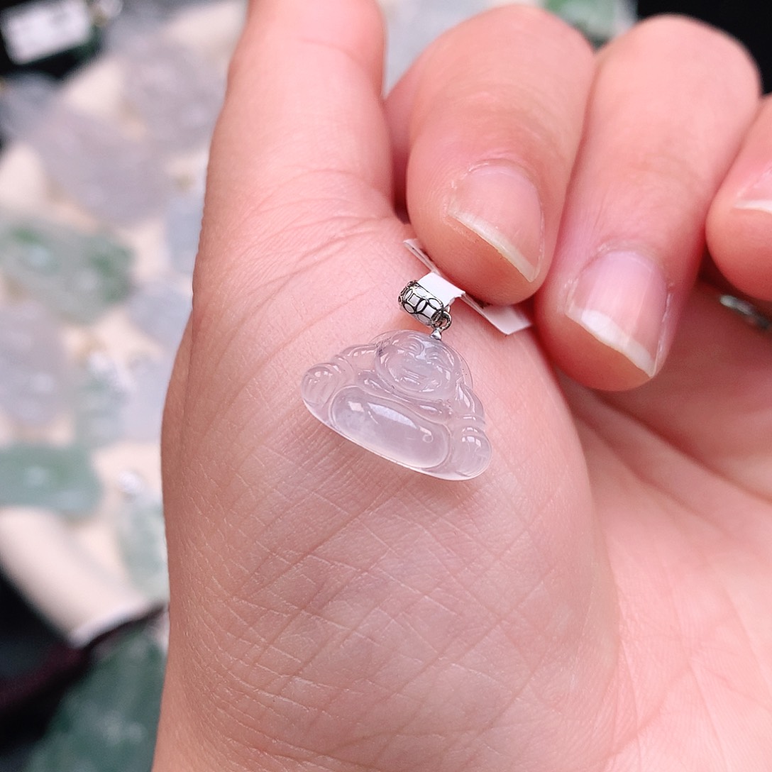 翡翠颈饰18K金镶嵌高冰小佛