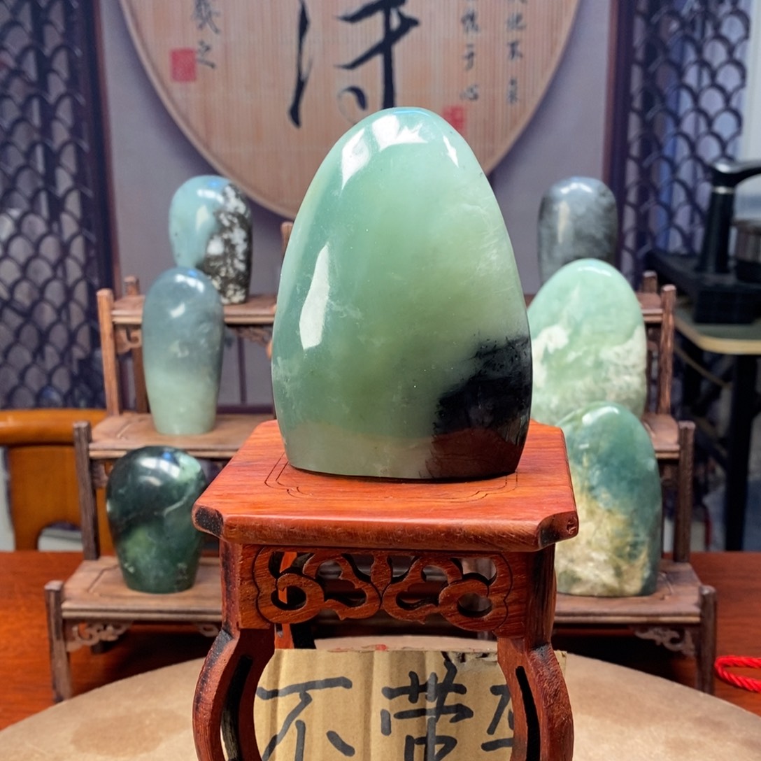 W***3岫玉未镶嵌珠宝奇石