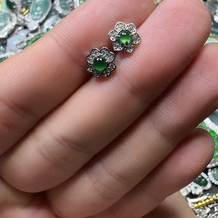 翡翠未镶嵌颈饰天然A货翡翠放漏