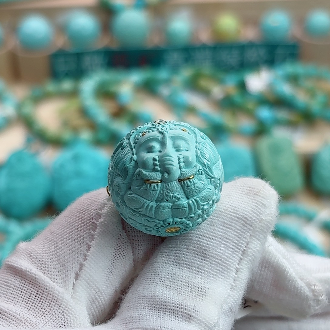 绿松石未镶嵌珠宝奇石