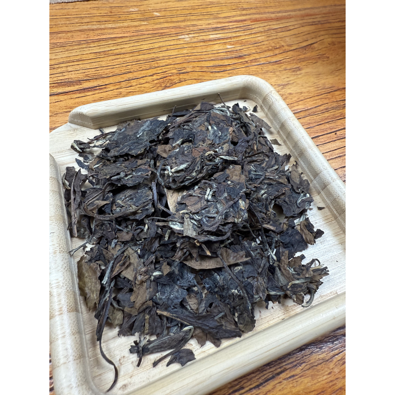 05白茶100g/罐  散块
