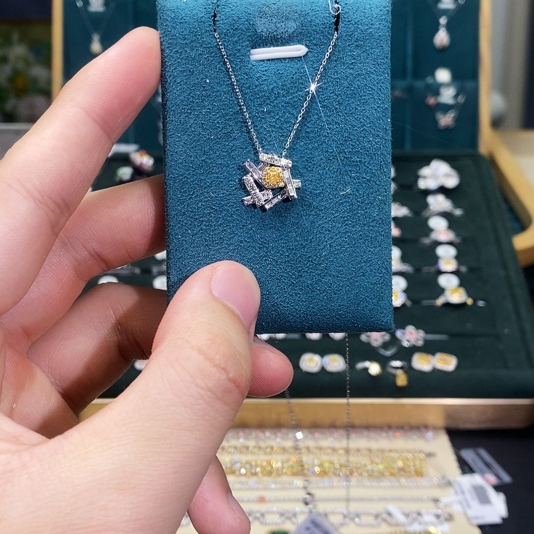 钻石颈饰18K金镶嵌项链