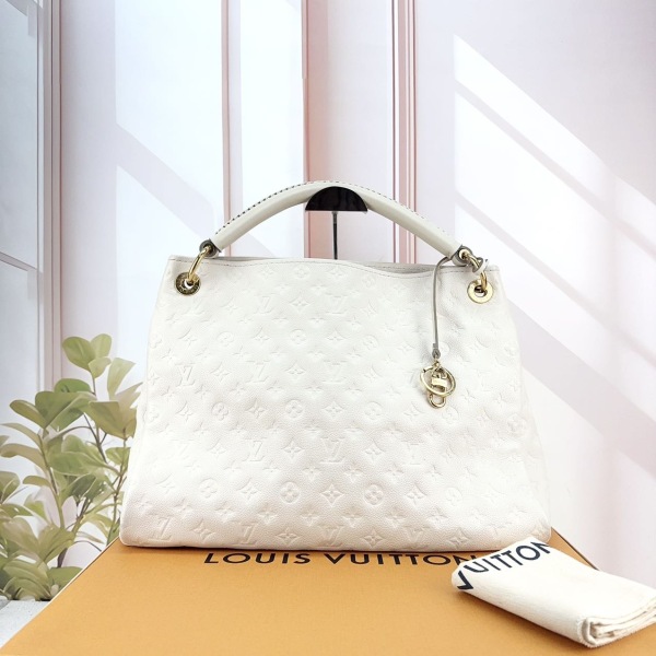 95新/路易威登/市场价36000/包包/250217RN0012