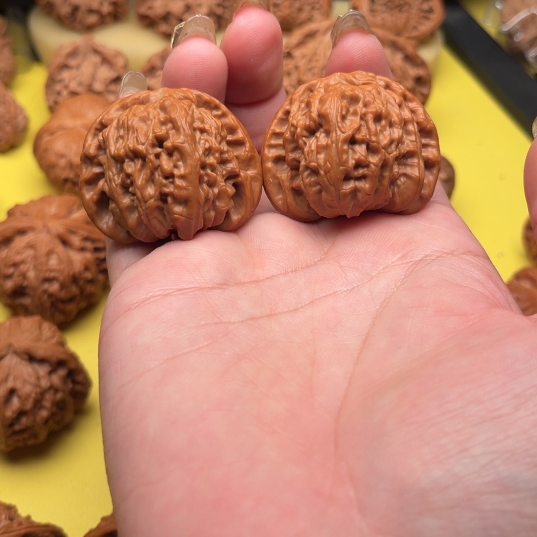 吊坠桃核41白狮子文玩核桃