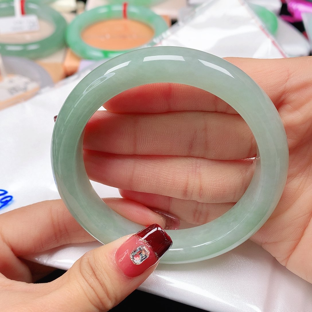 翡翠手镯未镶嵌天然翡翠手镯56