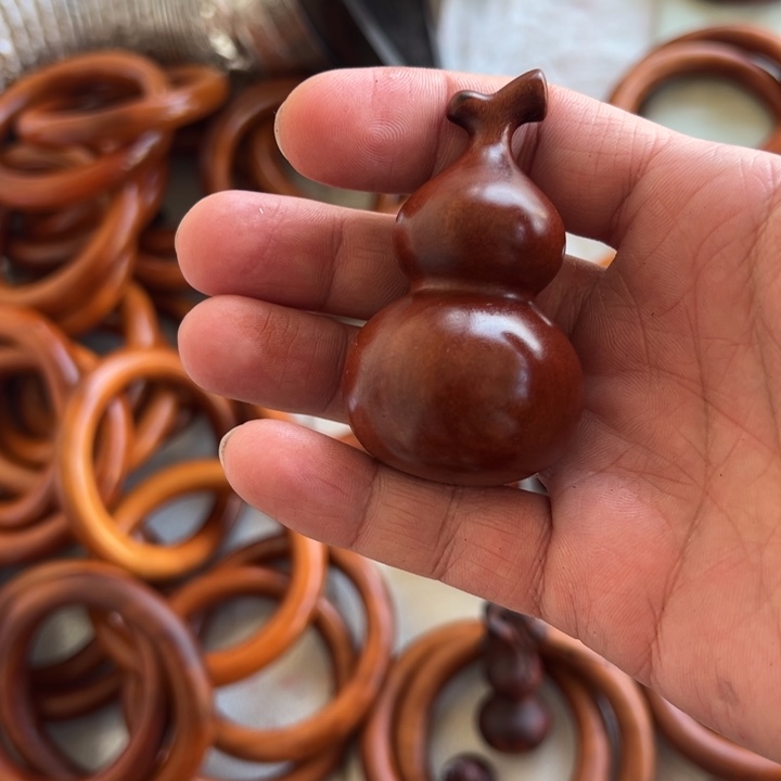 慕***夏枣木百年陈华老枣木葫芦手把件