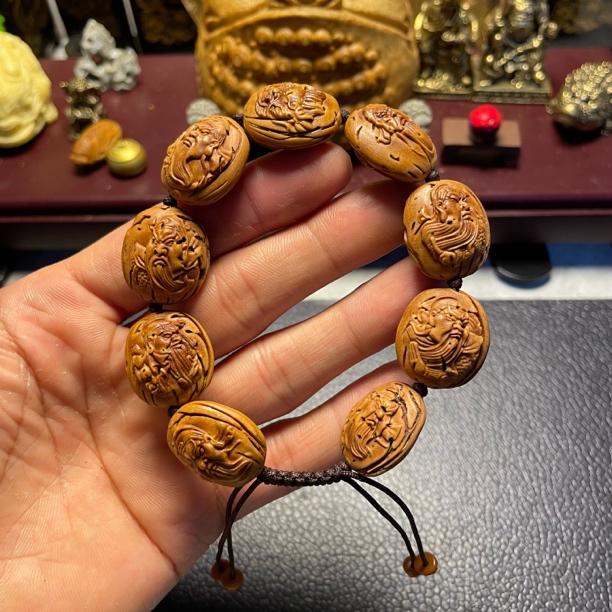 桃核雕刻御龙关公