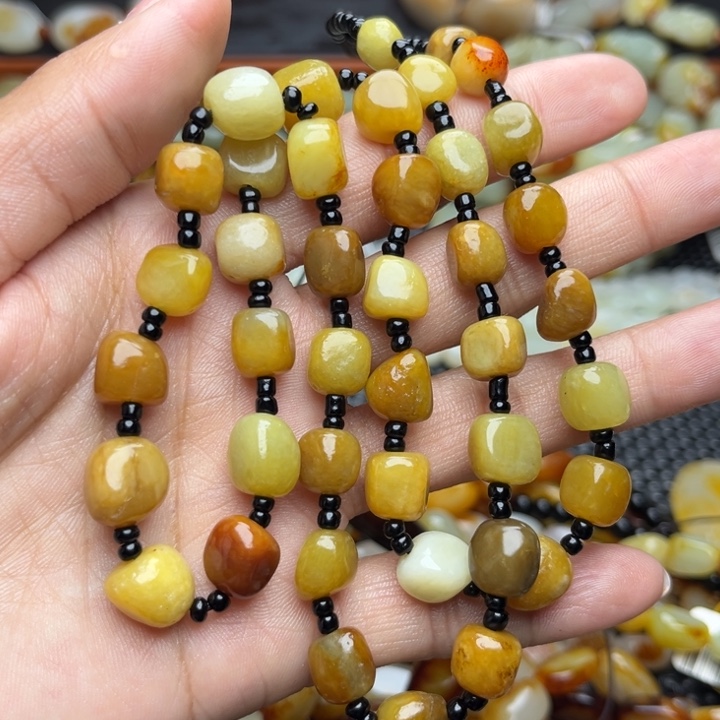 和田玉颈饰未镶嵌