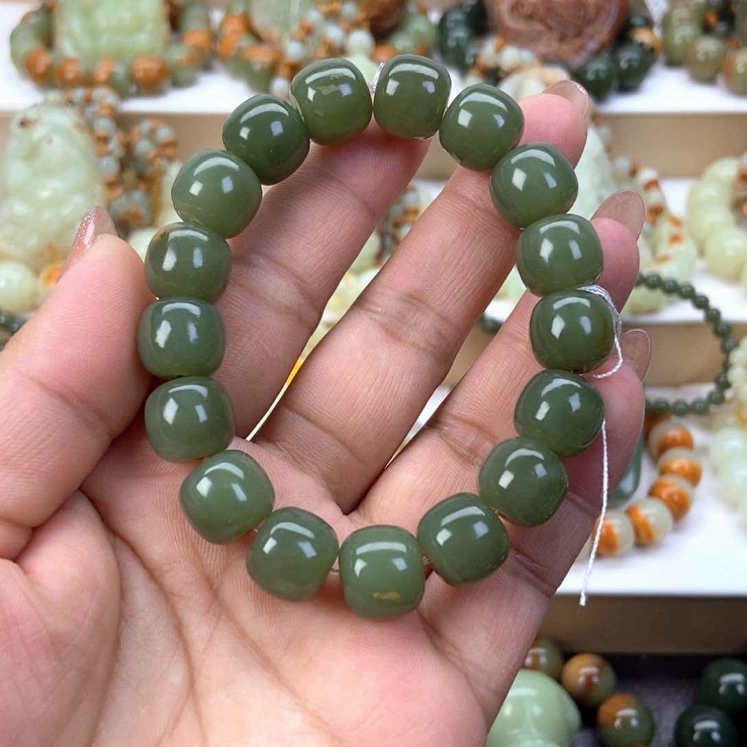 透闪石质玉手串未镶嵌