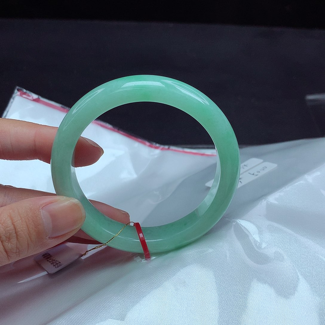 翡翠手镯未镶嵌53圈734