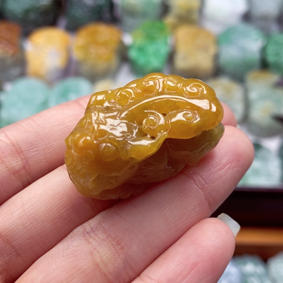 翡翠颈饰未镶嵌翡翠