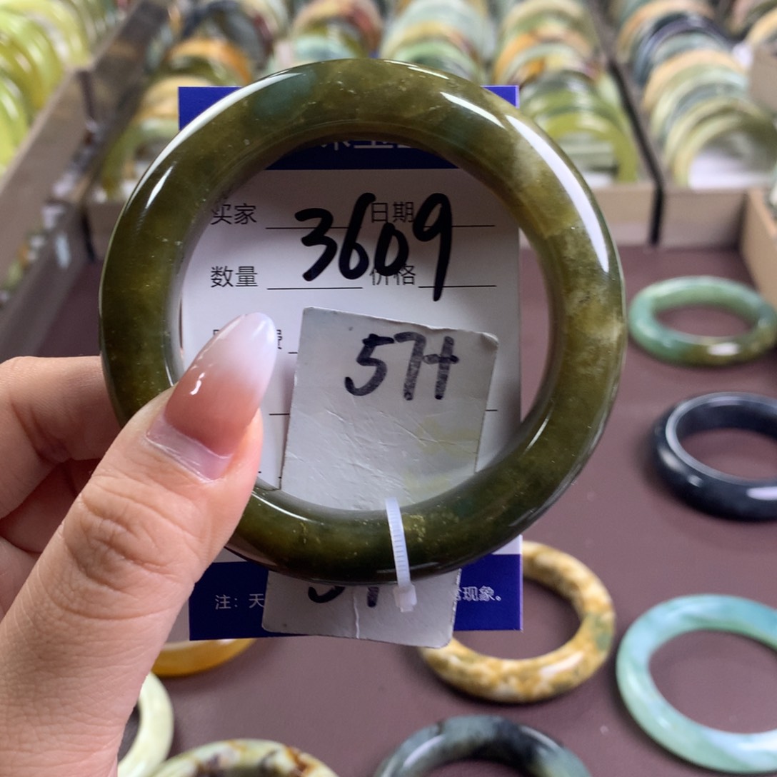 蛇纹石玉未镶嵌手镯3609