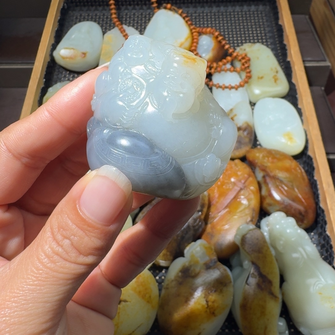 和田玉未镶嵌颈饰