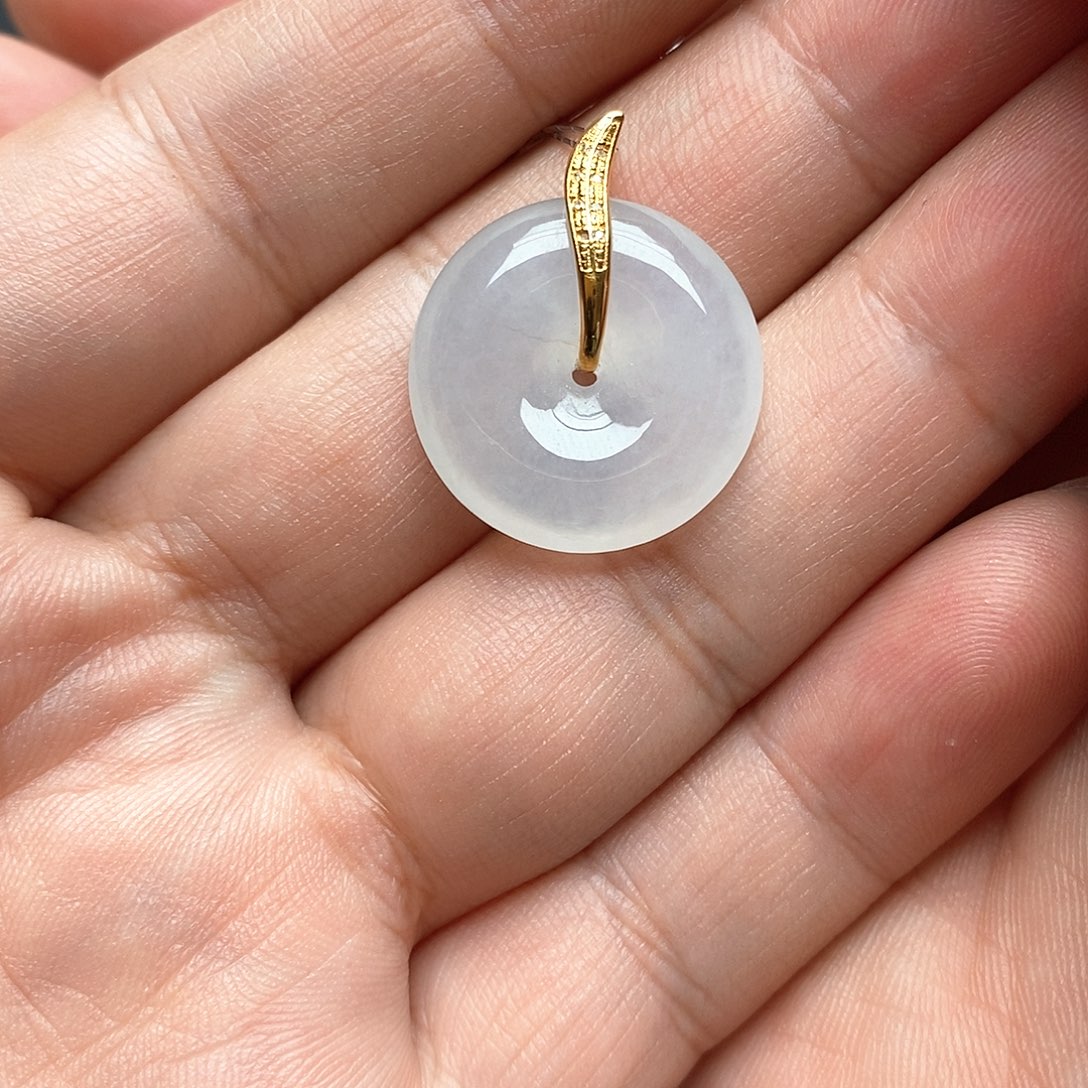 翡翠18K金镶嵌颈饰平安扣